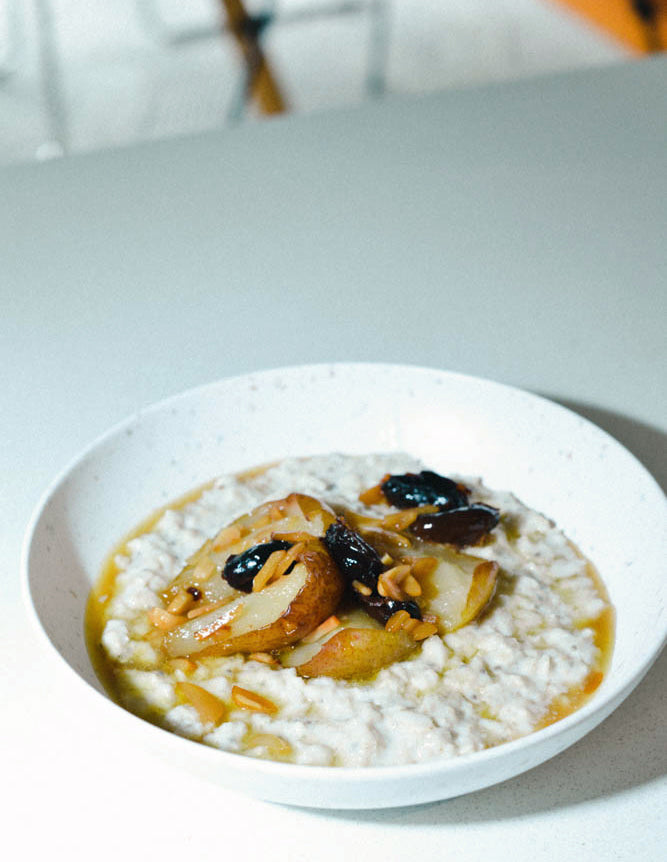 Easy, Healthy and Warming Baked Pear Porridge