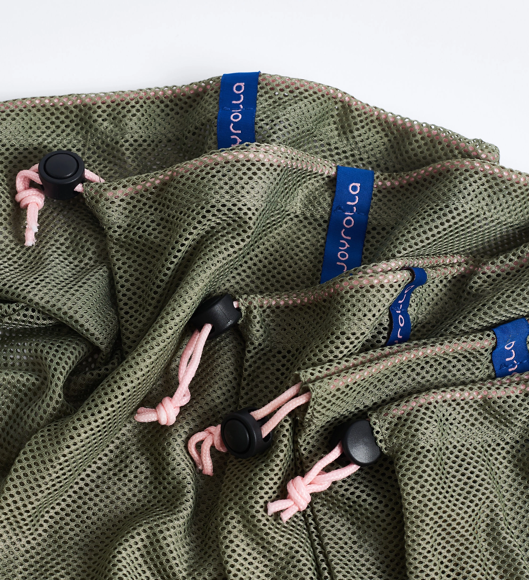 Olive Mesh Produce bags, showing a set of 5 with toggles and logos.